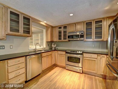 8651 Bent Arrow Ct, Springfield, VA 22153 - photo 2