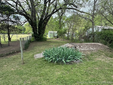 221 S Elm St, Chelsea, OK 74016 - photo 2