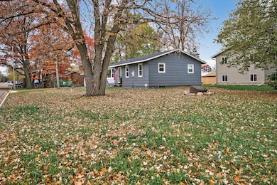 604 11th St N, Princeton, MN 55371 - photo 2