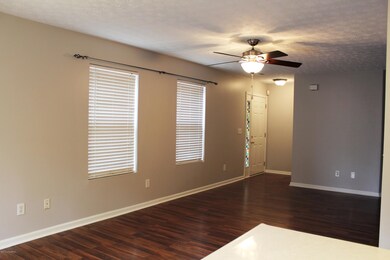 8545 Grand Neptune Dr unit 2102, Louisville, KY 40228 - photo 4