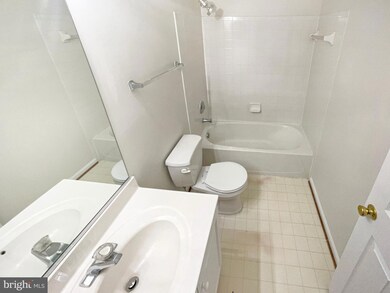 13123 Copper Brook Way, Herndon, VA 20171 - photo 7