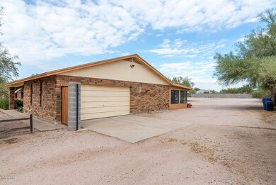 2 CAR GARAGE