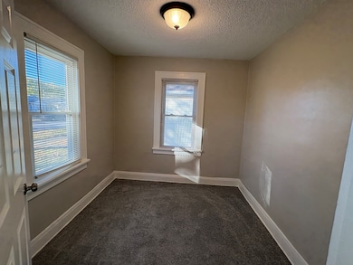 238 N Fairmont Ave, Kankakee, IL 60901 - photo 5