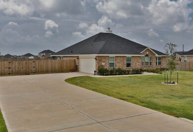 11019 Horseshoe Estates Dr, Needville, TX 77461 - photo 2