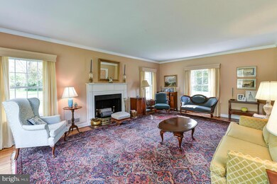 7010 Marlan Dr, Alexandria, VA 22307 - photo 6