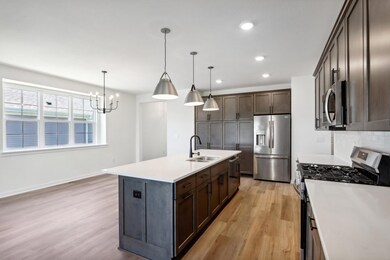 508 Hickory Hollow Dr 06 Kitchen and Din