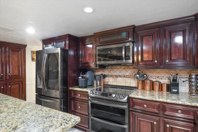 5519 Irish Hill Dr, Houston, TX 77053 - photo 5