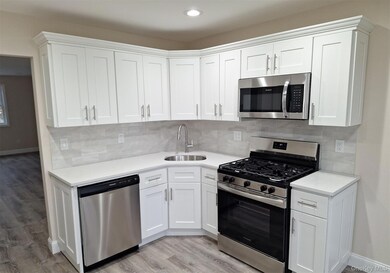 815 Franklin Ave unit 4, Valley Stream, NY 11580 - photo 3