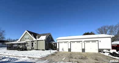 109 E West St, Oneida, IL 61467 - photo 3