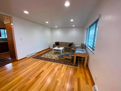 4 Living Room