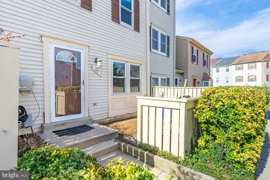 32 Appledowre Ct, Germantown, MD 20876 - photo 2