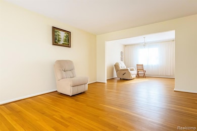 3412 Winters Dr, Warren, MI 48092 - photo 5