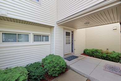 18638 Golfview Dr, Hazel Crest, IL 60429 - photo 2