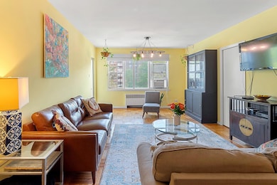 2711 Henry Hudson Pkwy unit 5A, Bronx, NY 10463 - photo 2