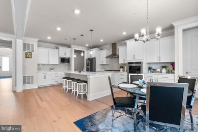 21708 Woodfield Rd, Gaithersburg, MD 20882 - photo 4