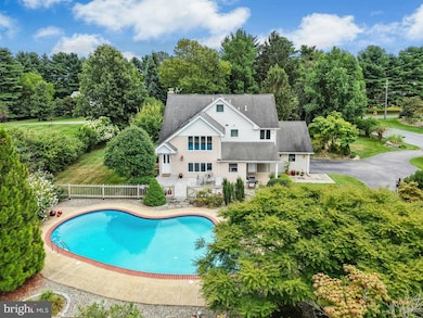 3606 Drifting Dr, Hellertown, PA 18055 - photo 2