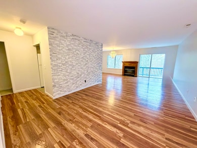 Riverbend unit A17, Danbury, CT 06810 - photo 2