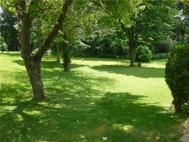 Yard/Garden. Lovely back yard!