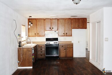 558 Woodward Ave, El Centro, CA 92243 - photo 4