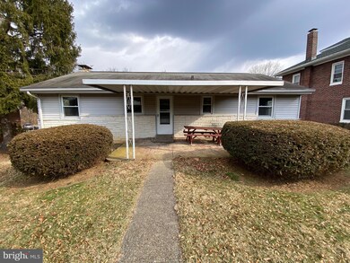 328 W Elm St, Reading, PA 19607 - photo 4