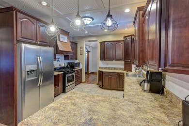 123 S Line Rd, Middle Grove, NY 12850 - photo 6