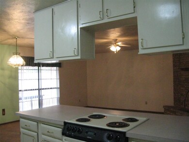 6313 Yarmouth Ave, North Richland Hills, TX 76182 - photo 3