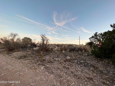 211 E Antelope Run Rd, Paulden, AZ 86334 - photo 3