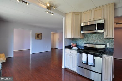 132 Roberts Ln unit 101, Alexandria, VA 22314 - photo 5