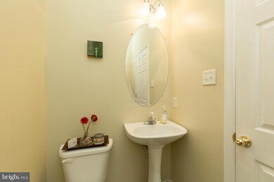 10014 Juniper Dr, Bowie, MD 20721 - photo 5