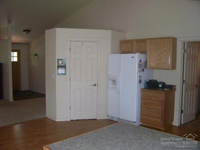 1643 NW Hickory Place, Redmond, OR 97756 - photo 5