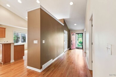 42 Nursery Ln, Syracuse, NY 13210 - photo 3