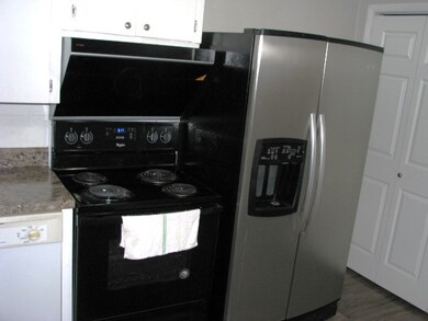 114 E Cedar St, Shelbyville, TN 37160 - photo 7