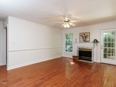 007-1280x960-living-room