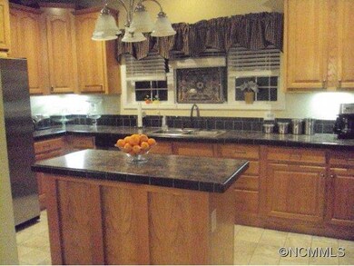 23 Trent Dr, Leicester, NC 28748 - photo 2