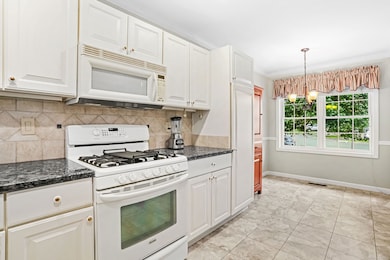 2106 Pinnacle Way, Danbury, CT 06811 - photo 4