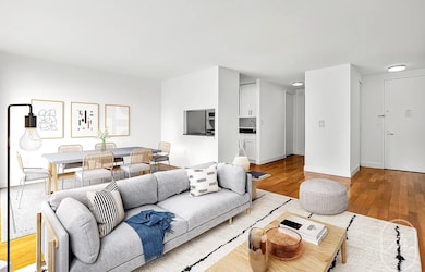 290 3rd Ave unit 4C, New York, NY 10010 - photo 2