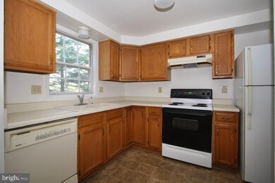 1528 Iris Ct, Hagerstown, MD 21740 - photo 5