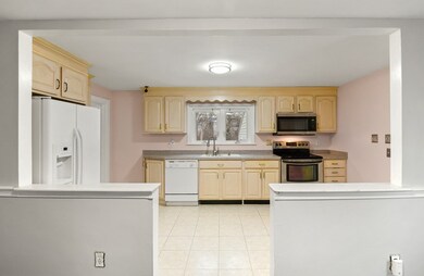 238 Essex St, Saugus, MA 01906 - photo 4