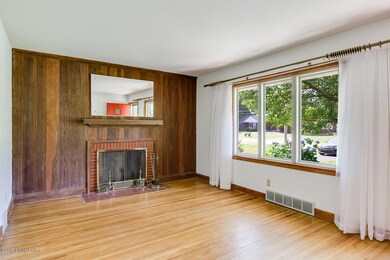 9201 Hudson Ln, Louisville, KY 40291 - photo 4