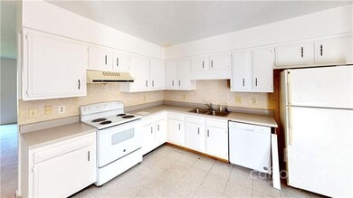 2158 Howard Gap Rd, Hendersonville, NC 28792 - photo 7