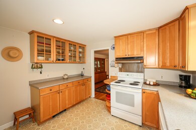 274 Gage Hill Rd, Contoocook, NH 03229 - photo 3