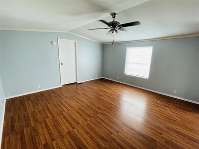 13310 Pleasant Valley Rd, Pearland, TX 77581 - photo 6