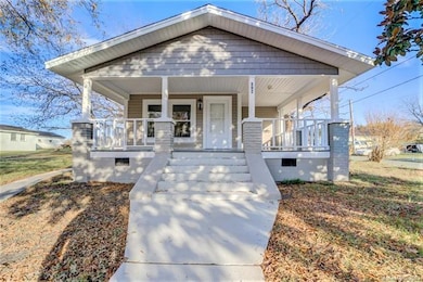 302 W Union St, Marshville, NC 28103 - photo 2