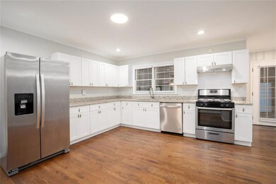 4090 Land O Lakes Dr NE, Atlanta, GA 30342 - photo 5