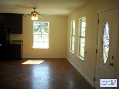 1078 E Weinert St, Seguin, TX 78155 - photo 6