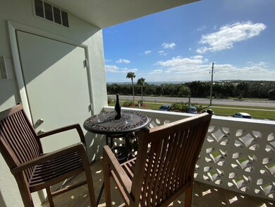 Royal Stewart Arms unit 308, Dunedin, FL 34698 - photo 2