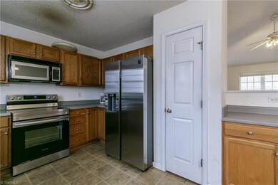 3151 Sundance Dr, Burlington, NC 27217 - photo 7