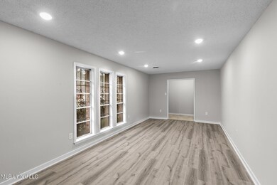 6-web-or-mls-3422 Beaumont-6