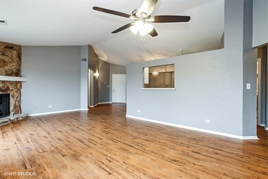 1741 Chesapeake Ln unit 2, Schaumburg, IL 60193 - photo 3
