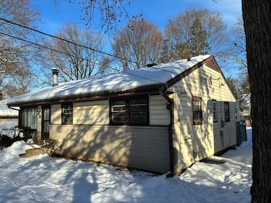 909 Westfall Ave, Kalamazoo, MI 49006 - photo 2